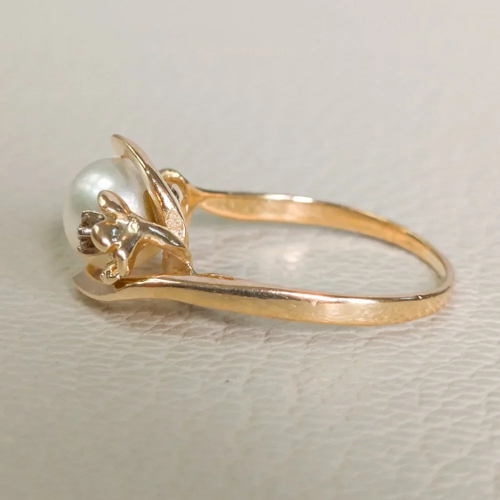 14K Gold Pearl Ring with Diamond Flower Accent - Picture 14 of 15